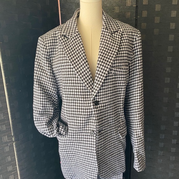 Houndstooth men’s suit - Picture 2 of 5